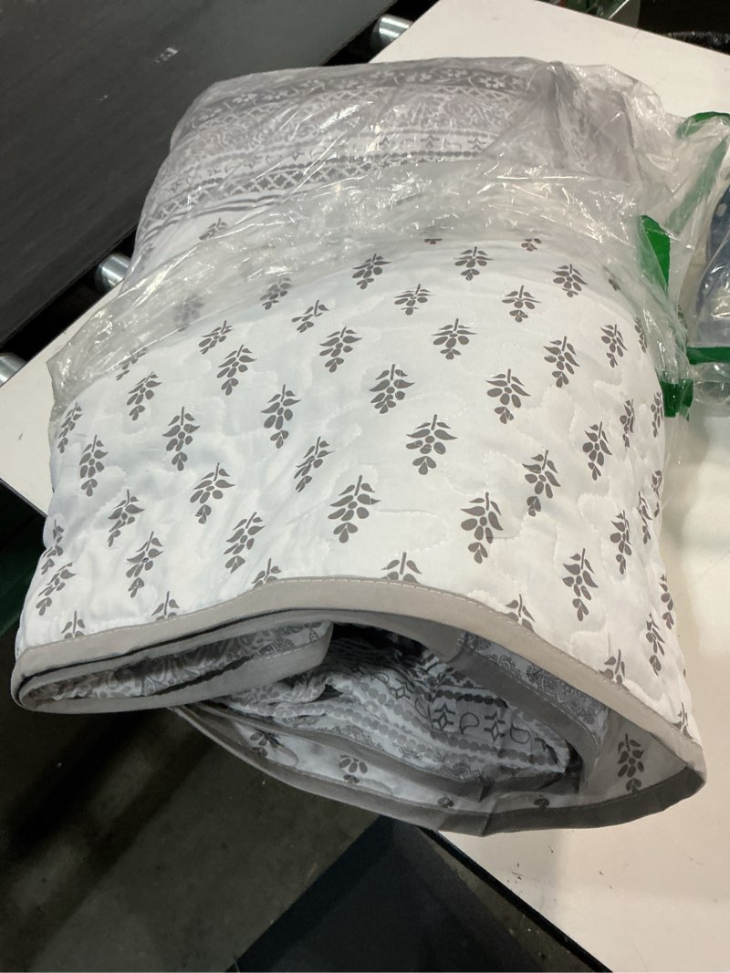 Condition photo showing Good Condition for WONGS BEDDING Boho Quilt Set King Size, Gray Bohemian 3 Pieces Quilt Sets, Grey Lightweight Bedspread Coverlet Bedding Set for All Season (104"x90") King Grey