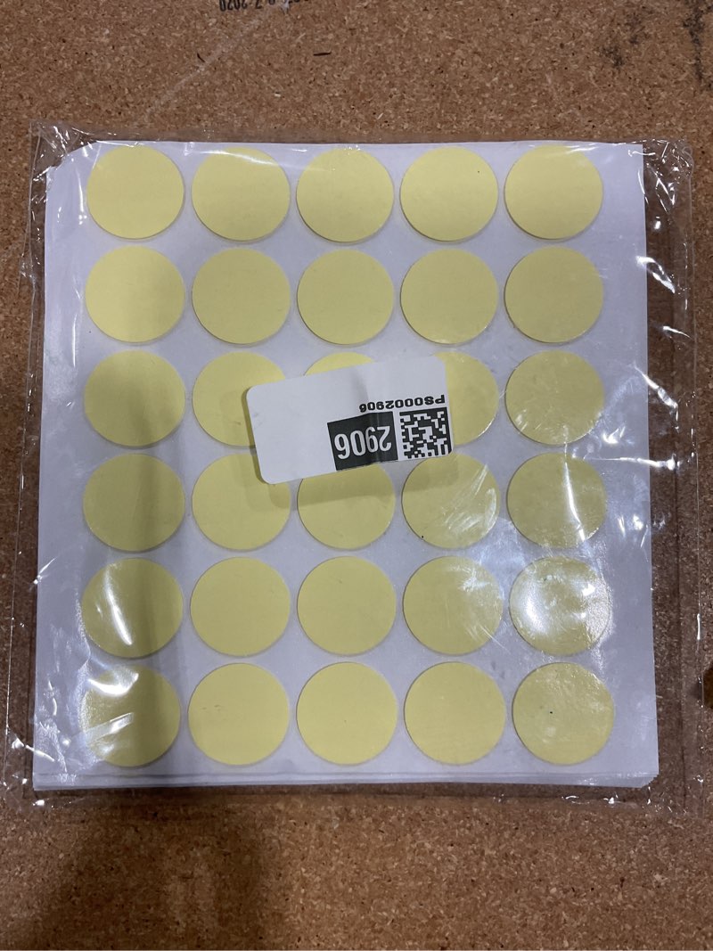 Condition photo showing New/Like New for 240pcs candle wick stickers, heat resistance double-sided stickers with the little ‘‘tail’’, adhere steady in hot wax stickers for candle making