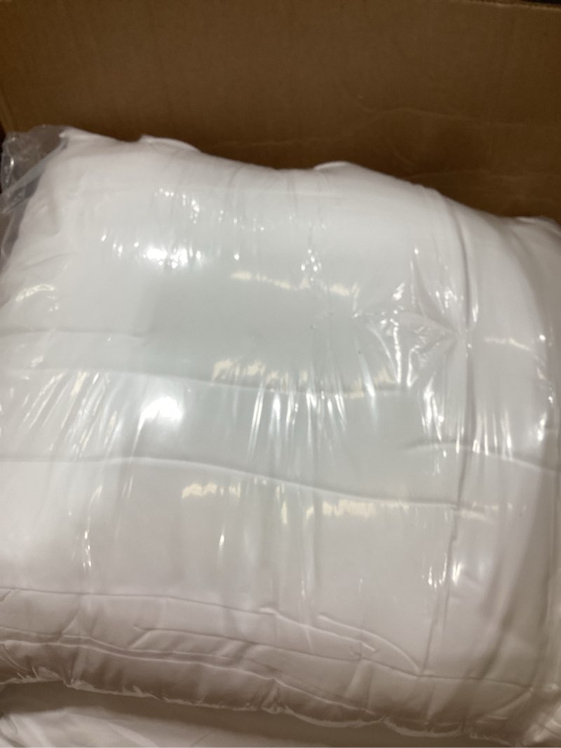 Condition photo showing Good Condition for 18 x 18 inches pillow inserts, set of 4 hypoallergenic brushed microfiber liner down alternative filled square cushion throw pillow 18" x 18"