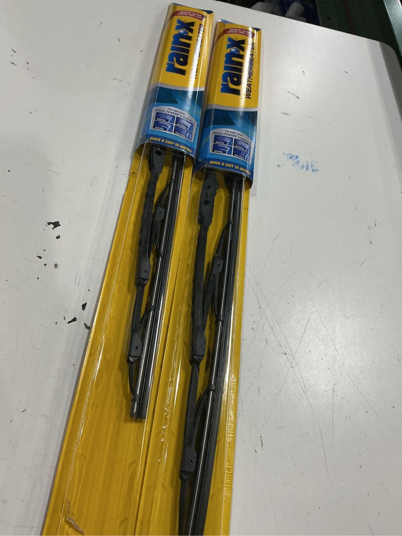 Condition photo showing New/Like New for rain-x 820247 weatherbeater wiper blades, 24" and 21" windshield wipers (pack of 2), automotive replacement windshield wiper blades that meet or exceed oem quality and durability standards 24" and 21" pack of 2
