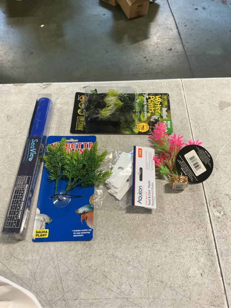 Condition photo showing New/Like New for Assortment of small pet items,miscellaneous small, variety of items multiple pieces, 5 items total