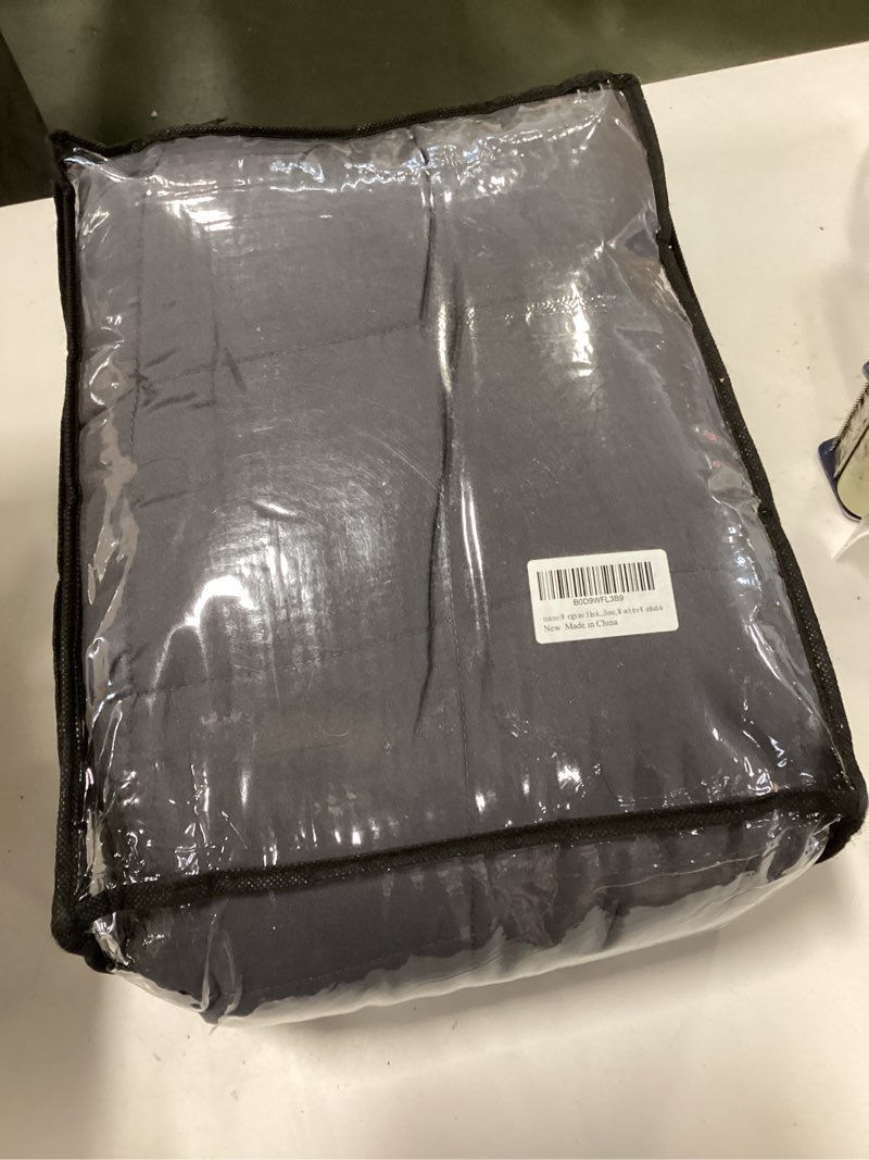 Condition photo showing Good Condition for yescool King Size Weighted Blanket for Adults (30 lbs, 80” x 87”, Grey) Cooling Heavy Blanket for Sleeping Perfect for 290-310 lbs, Breathable Blanket for Adults & Couple All Season, Machine Washable Grey 80X87-30 lbs