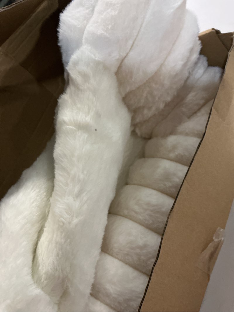 Condition photo showing Good Condition for Cloud-Soft Cat Window Sill Perch with Zipper Designed Cushioned Bed, Supportive Cat Window Seat with Premium Solid Wood & Sturdy Metal Frame, Pet Hammock Bed for Large Cats (Medium, White) Medium(21.7''x15'') White