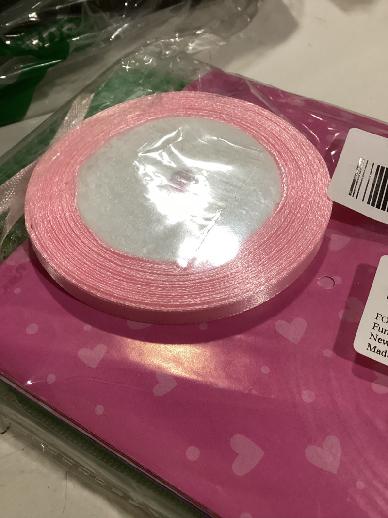 Condition photo showing Good Condition for FOIMAS 24 Sets Heart Bouquet Craft Kit Make Your Own Heart Flower Bouquet Craft for Kids Valentine's Day Mother's Day Teacher Appreciation Home Spring Holiday Party Fun Activities