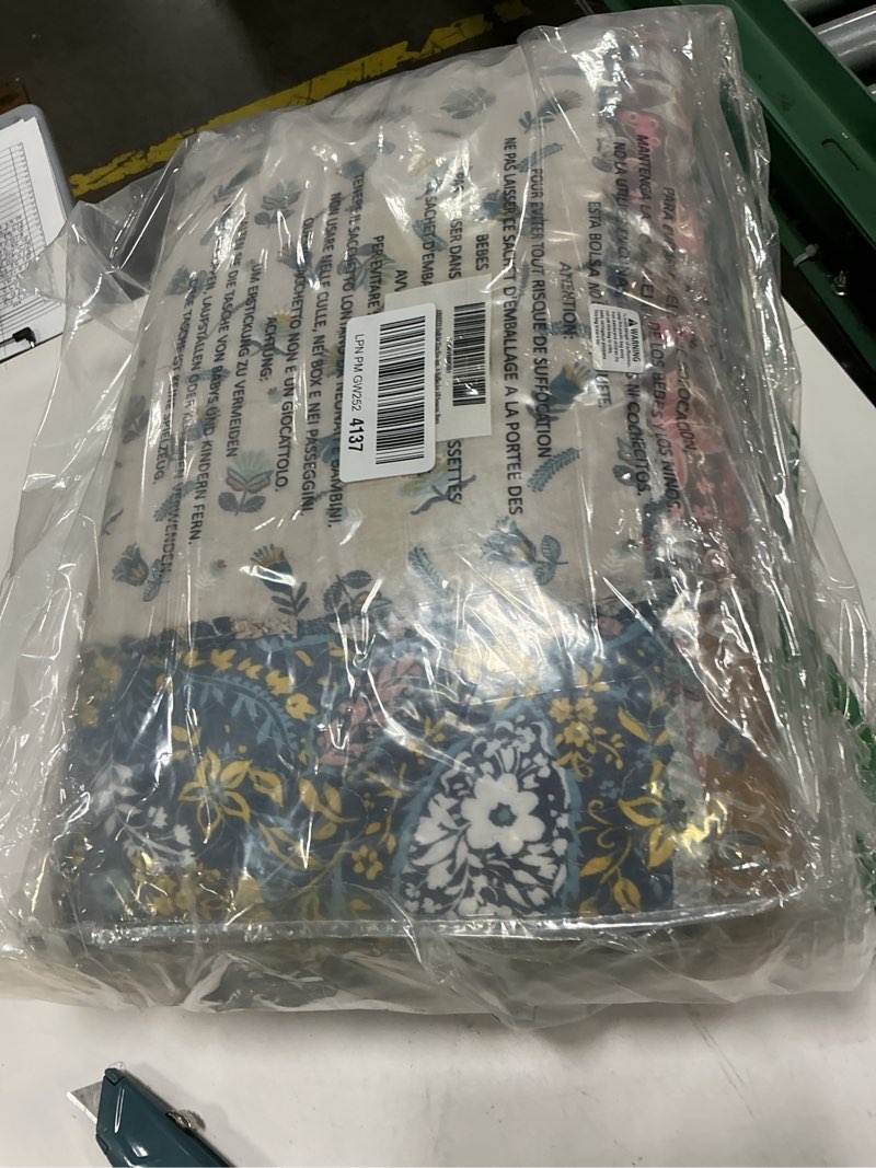 Condition photo showing New/Like New for abreeze quilt set king size reversible country farmhouse floral real patchwork quilted bedspread 3-piece quilt set with pillowcases with ruffles for all seasons, navy king navy