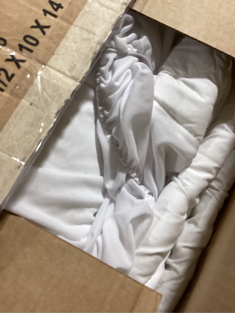 Condition photo showing Good Condition for Bedsure Queen Mattress Protector, Quilted Waterproof Mattress Protector with Deep Pocket up to 22 Inches, Soft Breathable Noiseless Bed Pad Topper, Queen Bed Cover for Home, Bedroom, Hotel – White White Queen (60"x80"+18")