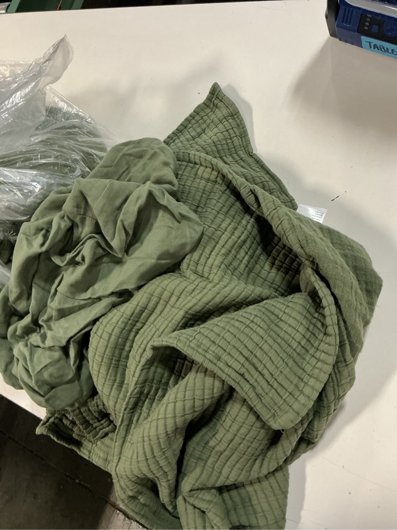 Condition photo showing New/Like New for quine organic ribbed cotton coverlet set olive king