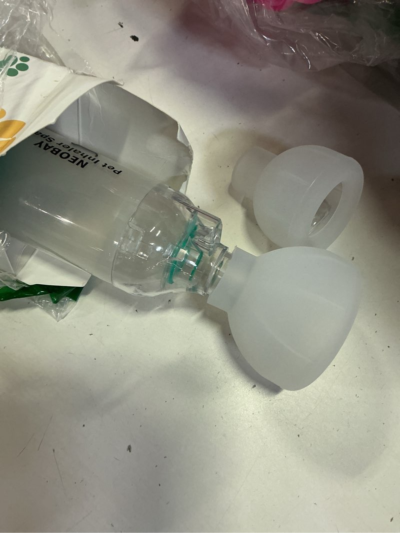 Condition photo showing Good Condition for neobay cat inhaler spacer with unique panic soother & sensitive breath indicator – designed for cats with asthma & respiratory issues, includes 2 cat inhaler masks green