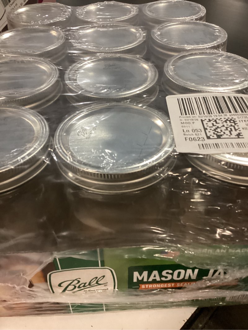 Condition photo showing New/Like New for 67000 ball qt mason jar wm 12-pack