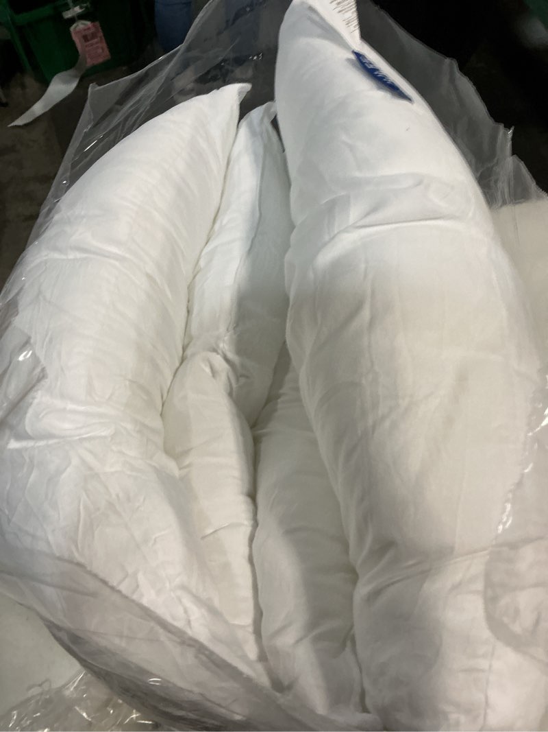 Condition photo showing Good Condition for miulee pillows inserts, pack of 4 18x18 inch 100% virgin microfiber filling throw pillows for bed couch sofa