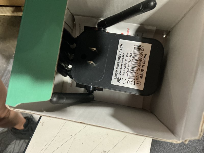 Condition photo showing Good Condition for 2026 wifi extender signal booster, dual band 5.8ghz&2.4ghz, 6x faster, wifi booster covers up to 13880 sq.ft, 1200m wifi repeater with ethernet port, connects 100+ devices, one-tap setup black
