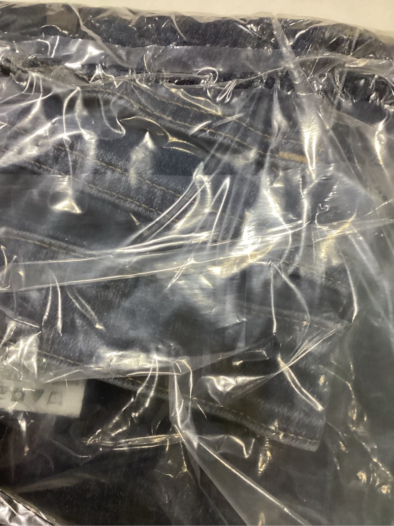 Condition photo showing Good Condition for Wrangler Authentics Men's Regular Fit Comfort Flex Waist Jean 42W x 32L Dark Stonewash