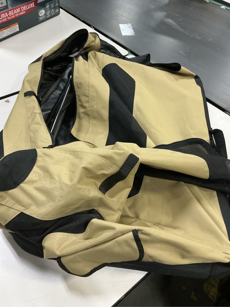 Amazon Basics 2-Door Collapsible Soft-Sided kennel 