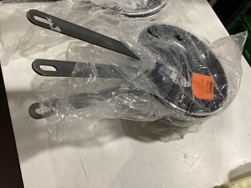 Condition photo showing New/Like New for hercules pa7000-28 chef skillet, silver.