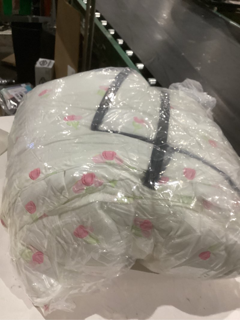 Condition photo showing Good Condition for Floral Comforter Set King Size - 3 Pieces Pink White Floral Comforter Bedding Sets Tulips Pattern,King Bed in a Bag with Heart Comforter and 2 Pillowcases Pink Tulips King