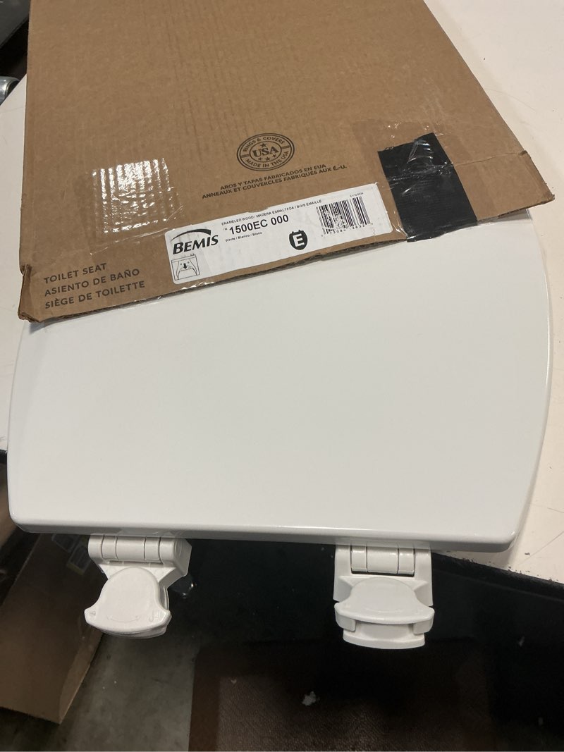 Condition photo showing New/Like New for bemis residential molded wood toilet seats white
