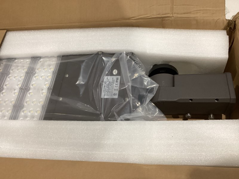 Condition photo showing Good Condition for parking lot led light 400w 60000lm 5700k with dusk to dawn photocell shoebox commercial street area lighting pole light fixture super bright ip65 waterproof outdoor slip-fitter mount 400w with photocell function