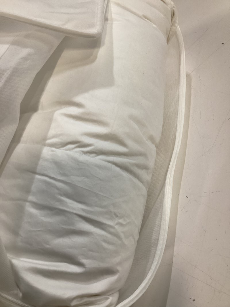 Condition photo showing As Is for quince cotton pintuck comforter king white 