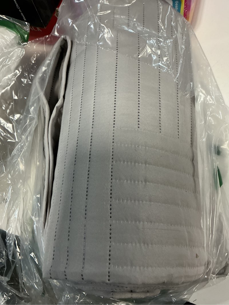 Condition photo showing Good Condition for whale flotilla ultra soft queen quilt bedding set, lightweight microfiber light grey quilts bedspreads full size, 3 piece ultrasonic geometric coverlet bed cover for all seasons light grey full/queen (96"x90")