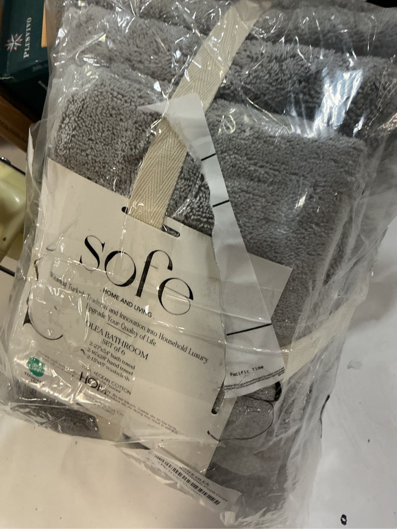 Condition photo showing New/Like New for sofe h&l | olea luxury turkish cotton bath towels set of 6 : 2 bath towels 2 hand towels 2 wash clot