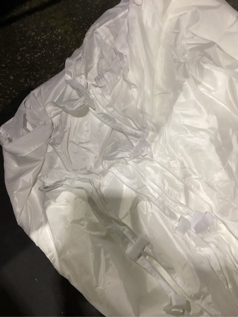Condition photo showing As Is for vinyal cover with velcro and zipper