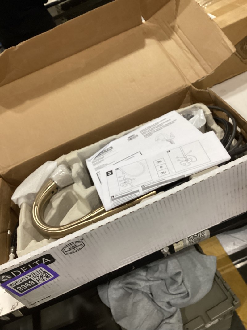 Condition photo showing Good Condition for delta faucet cassidy pull down bathroom faucet, bathroom pull out faucet, gold single hole bathroom faucet with pull down, bathroom sink faucet with magnetic docking, champagne bronze 597-czpd-dst champagne bronze pull down spout