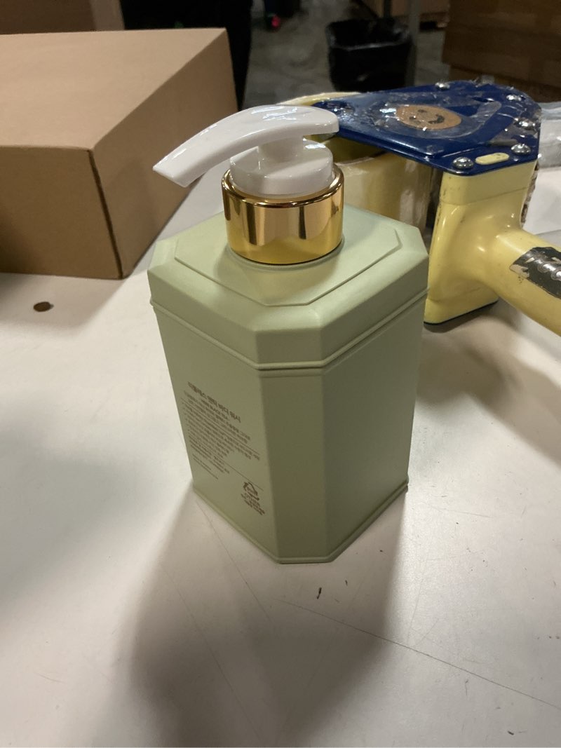 Condition photo showing Good Condition for Herb Black Tea Perfumed Body Wash, Hydrating Vegan Body Cleanser for Sensitive Skin | Gentle, Moisturizing, Non-Sticky, Black Tea Scent, Mild Scrub | Korean Skin Care