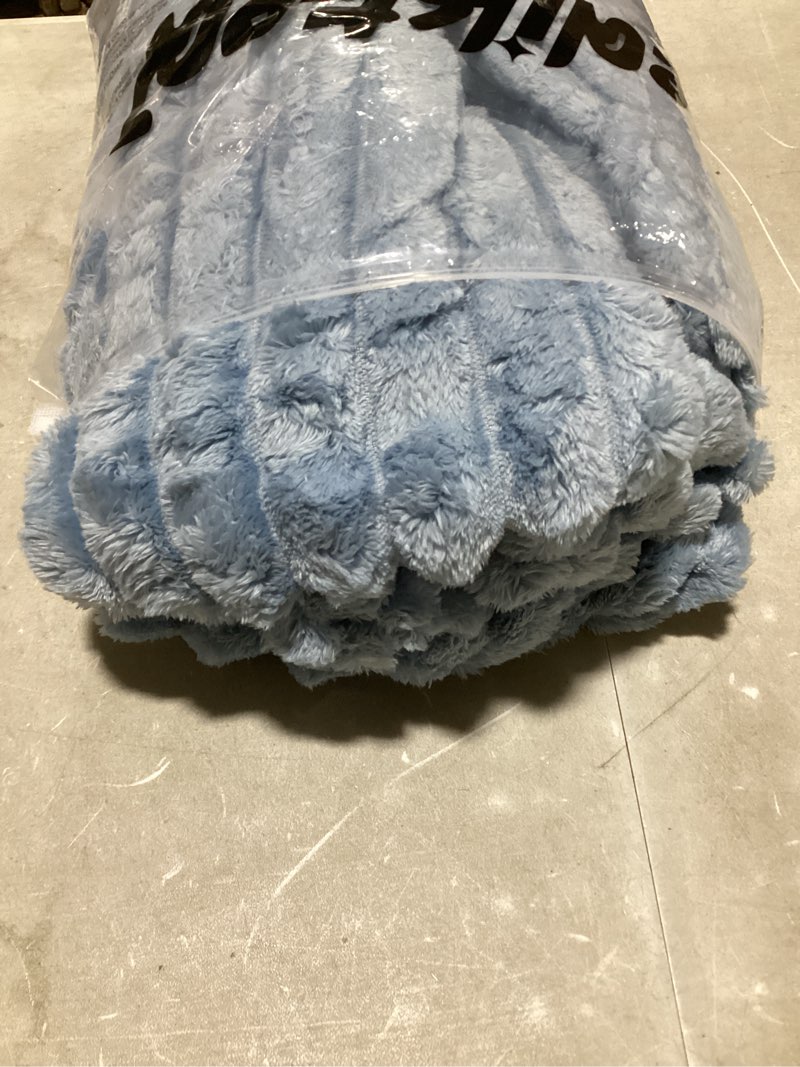 Condition photo showing Good Condition for bedsure gentlesoft fall throw blanket for couch - cozy soft blankets for women, cute small throws for girls, blue, 50x60 inches blue throw