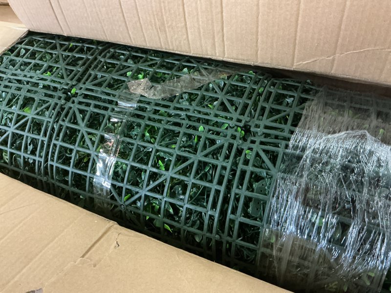 Condition photo showing Good Condition for artificial green wall roll: 70"x120" uv-anti faux ivy greennery boxwood privacy backdrop fence screen panels for party garden decor,indoor outdoor patio balcony 70 x 120 in