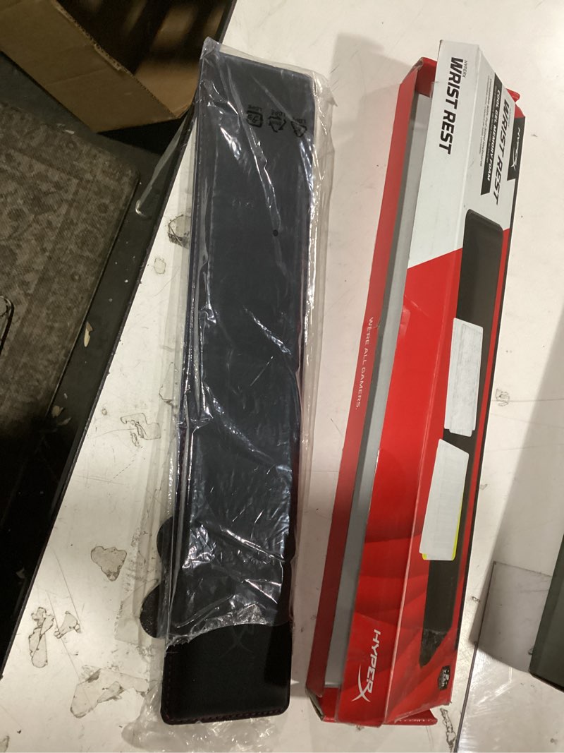 Condition photo showing Good Condition for hyperx wrist rest - full sized - cooling gel - memory foam - anti-slip - ergonomic - keyboard accessory, black full size keyboard