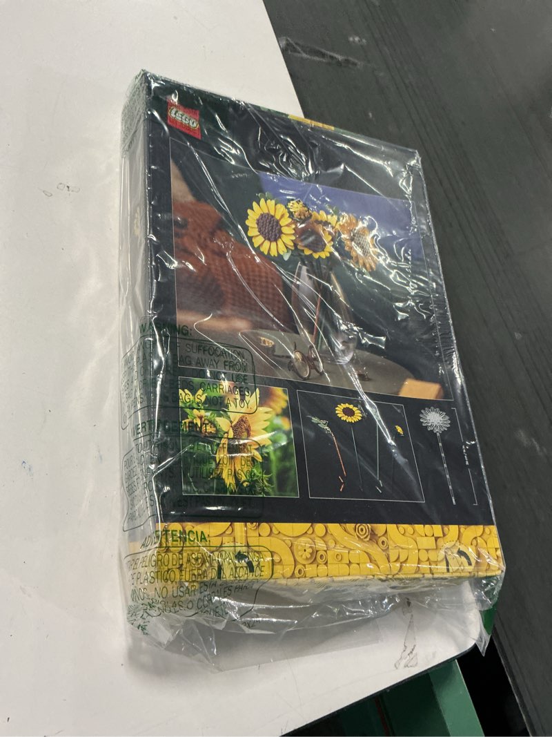 Condition photo showing Good Condition for LEGO Botanicals Sunflower Bouquet Building Set for Adults, Ages 18+ - Artificial Flowers for Home Office, Bedroom or Desk Decor - Gifts for Women & Men - 11502