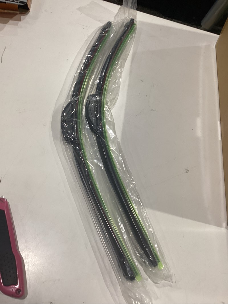 Condition photo showing Good Condition for autoboo 22" and 22" windshield wipers blades (pack of 2),oem quality premium all-seasons wiper blades,stable and quiet wiper blades 22" + 22"(pair for front windshield)
