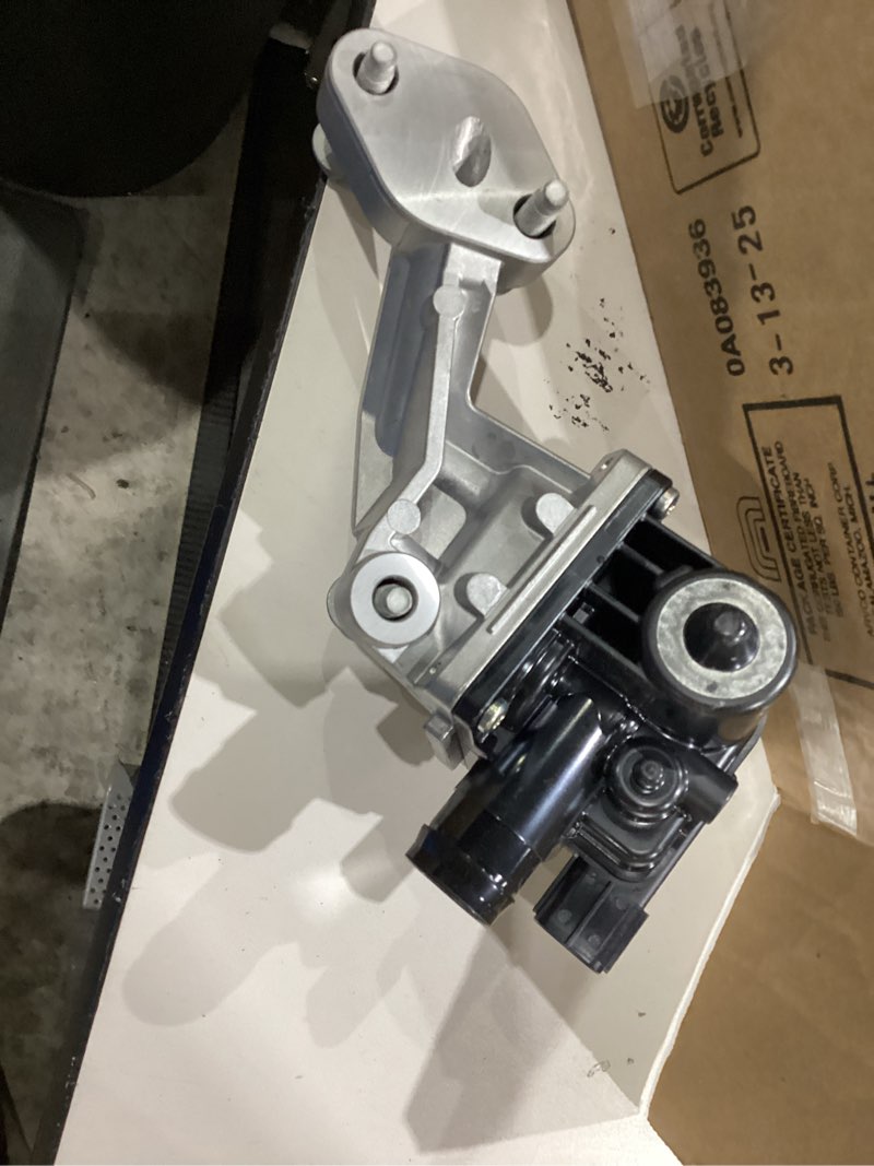Condition photo showing Good Condition for gm genuine parts 12636249 secondary air injection shut-off and check valve