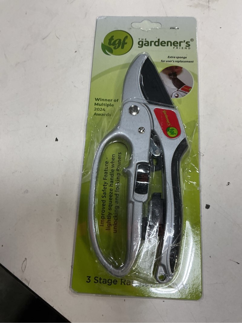 Condition photo showing New/Like New for ratchet pruning shears gardening tool – anvil pruner with assisted action – ratcheting pruners for with heavy duty, nonstick steel blade – garden tools by the gardener's friend