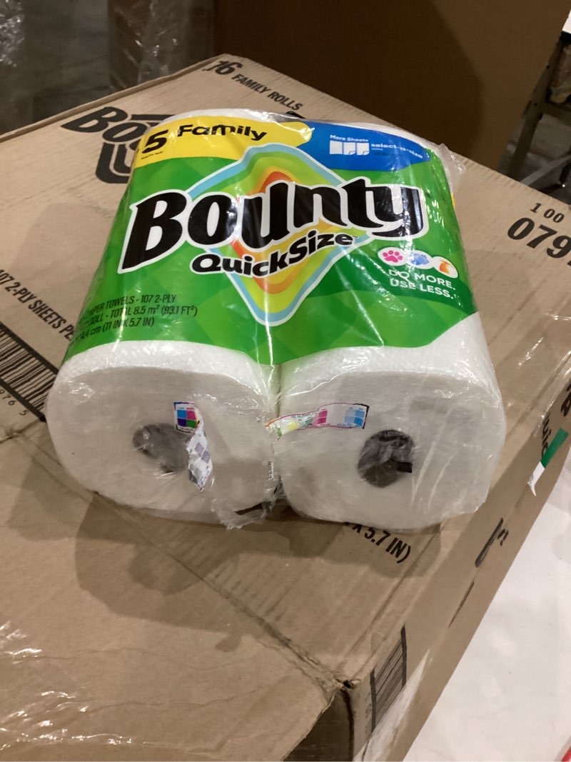 Condition photo showing New/Like New for bounty paper towels quick size, white, 16 family rolls = 40 regular rolls