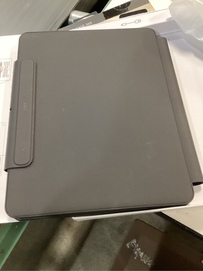 Condition photo showing Good Condition for esr ipad pro 13 inch case with keyboard (m5/m4, 2025/2024), ipad pro 13 keyboard case with easy-set magnetic stand, portrait/raised modes for ipad pro 13, removable, rebound 360 series, black