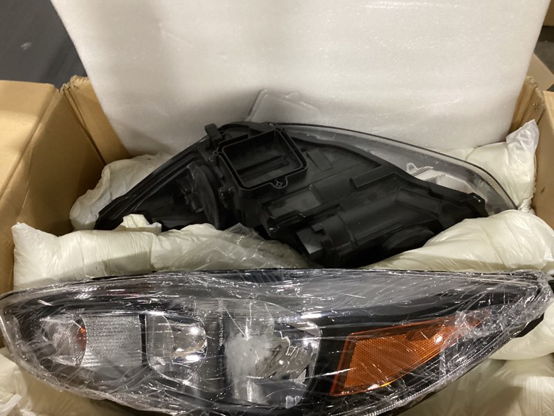 Condition photo showing Good Condition for (similar to product) compatible with 2015-2018 ford focus st/se/s halogen headlight assembly ford focus headlamp right and left side w/led drl & bulbs(not fit original with led drl models),black housing amber reflector