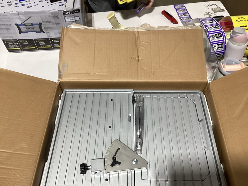 Condition photo showing Good Condition for KOBALT 7-IN WET TABLETOP TILE SAW KWS-B7-20 a-x