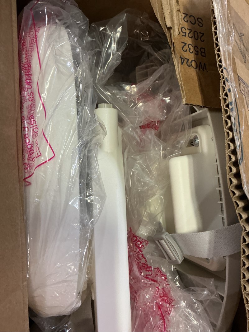 Condition photo showing Good Condition for Graco EveryStep 6 in 1 High Chair, Babies and Toddlers Portable Slim High Chair with 6 Growing Stages from Infant to Toddler Seating, Convenient for Dining Time, Featured Design in Misty