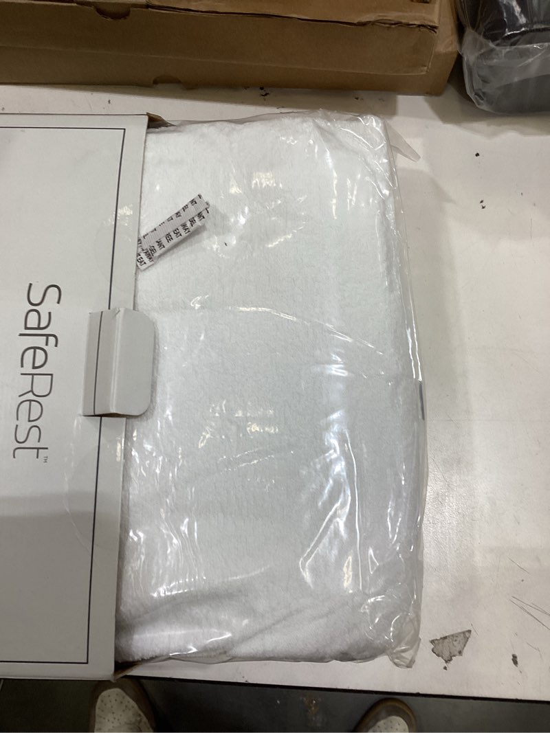 Condition photo showing New/Like New for Bedsure Cotton Duvet Cover King - 100% Cotton Waffle Weave Coconut White Duvet Cover King Size, GentleSoft™ and Breathable Bedding Set for All Season, 3 Pieces, 104"x90" King (104" x 90") 01 - Coconut White (No Comforter)