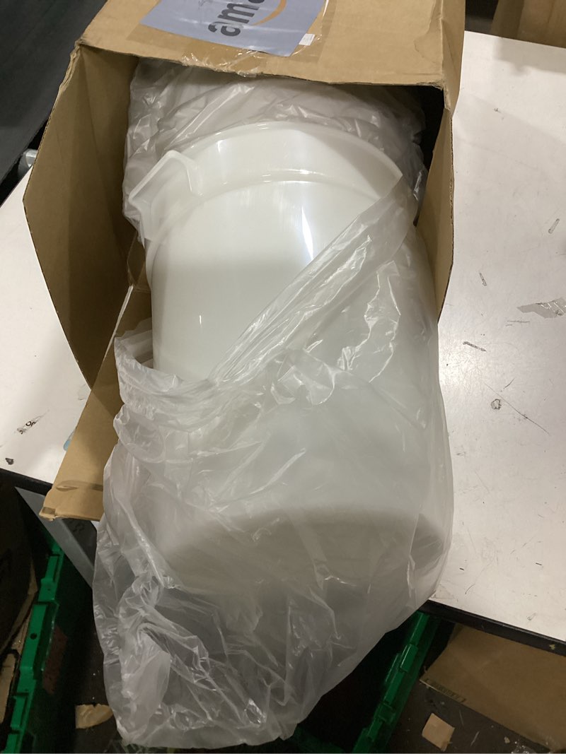 Condition photo showing Good Condition for hushee 4 pcs commercial food storage containers round pp food storage containers with lids for pantr
