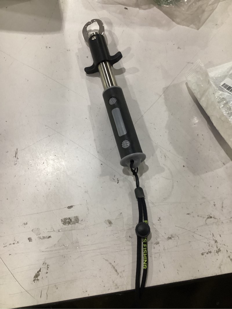 Condition photo showing Good Condition for booms fishing fish gripper with scale, rotating lip gripper, g11 | 2-in-1 gripper and scale, one-hand use, rotating handle, 52 lb weight reference, for saltwater and freshwater fishing