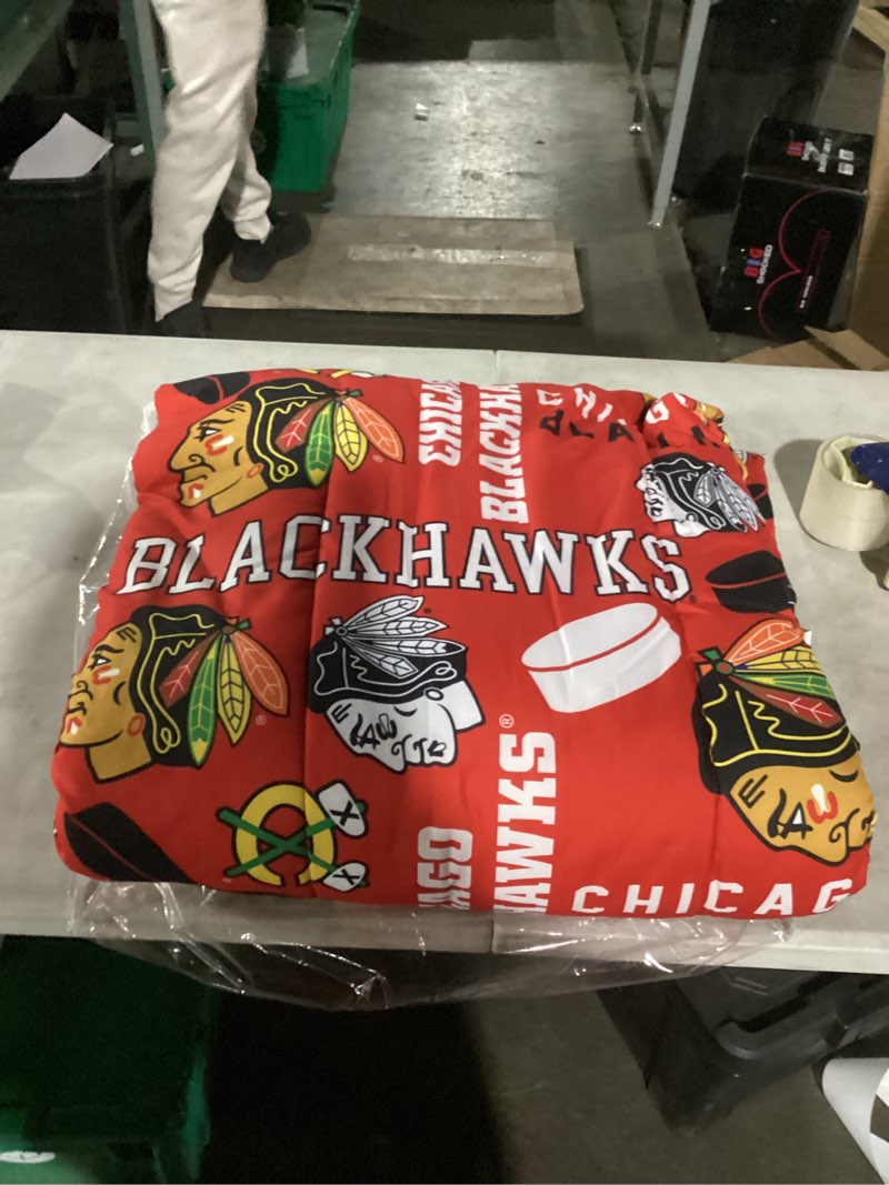 Condition photo showing Good Condition for foco nhl unisex-adult themed chicago blackhawks tw" team color