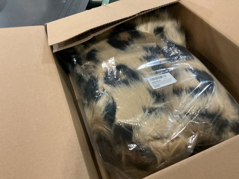 Condition photo showing Good Condition for INSMEER Leopard Print Pillow Covers 26x26 Inch, Faux Fur Soft Cheetah Throw Pillow Cases, Modern Luxury Square Decorative Cushion Covers for Couch Living Room Bedroom Sofa