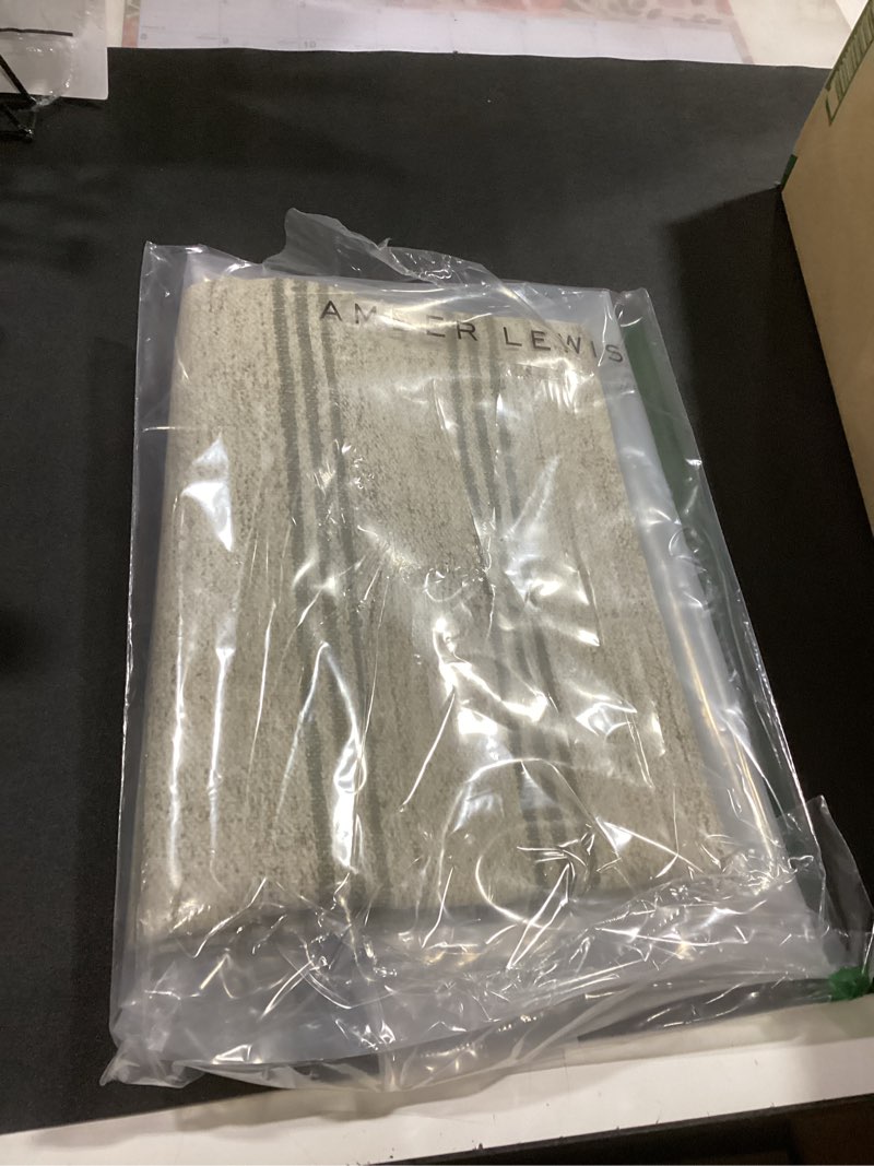 Condition photo showing Good Condition for Loloi Amber Lewis x Zephyr Collection PAL0040 Ivory/Olive 22'' x 22'' Cover Only Pillow