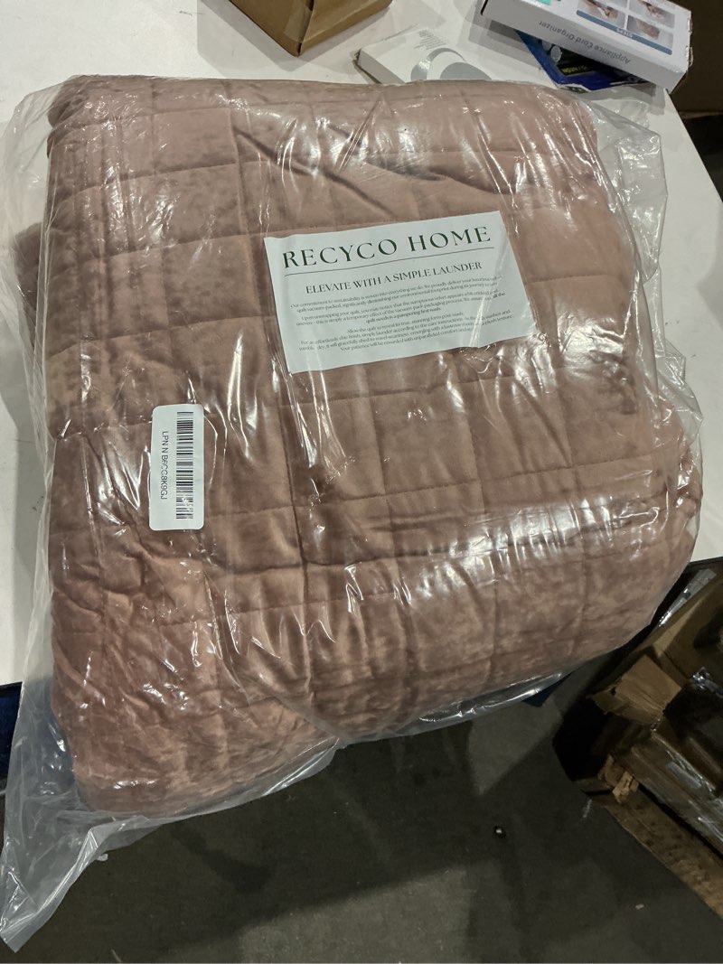 Condition photo showing Good Condition for RECYCO Luxury Velvet Quilt King Size Bedding Set, Ultra Soft Velvet Comforter Set, Lightweight Quilted Channel Box Stitch Oversized Bedspread Coverlet for All Season, with 2 Shams, Terracotta Clay King/Cal King (108" x 92") Terracotta Clay