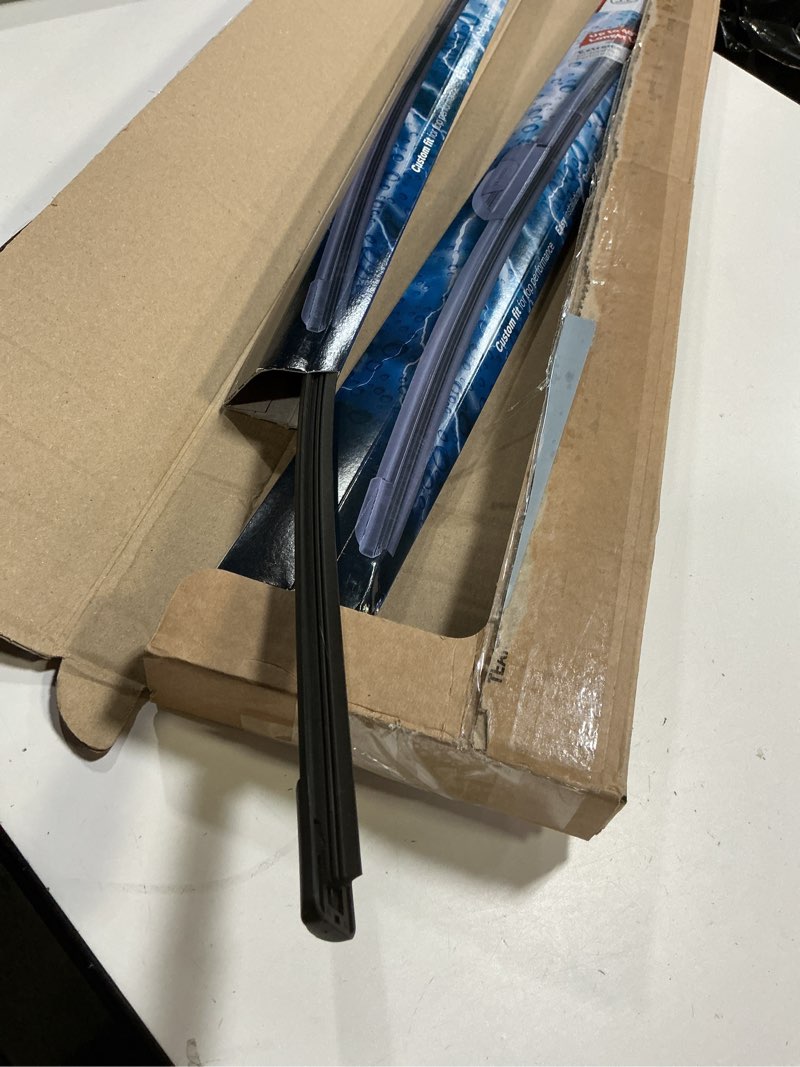 Condition photo showing As Is for bosch 26a22a icon beam wiper blades - driver and passenger side - set of 2 blades (26a & 22a) front (26a & 22a) icon combo pack (front)