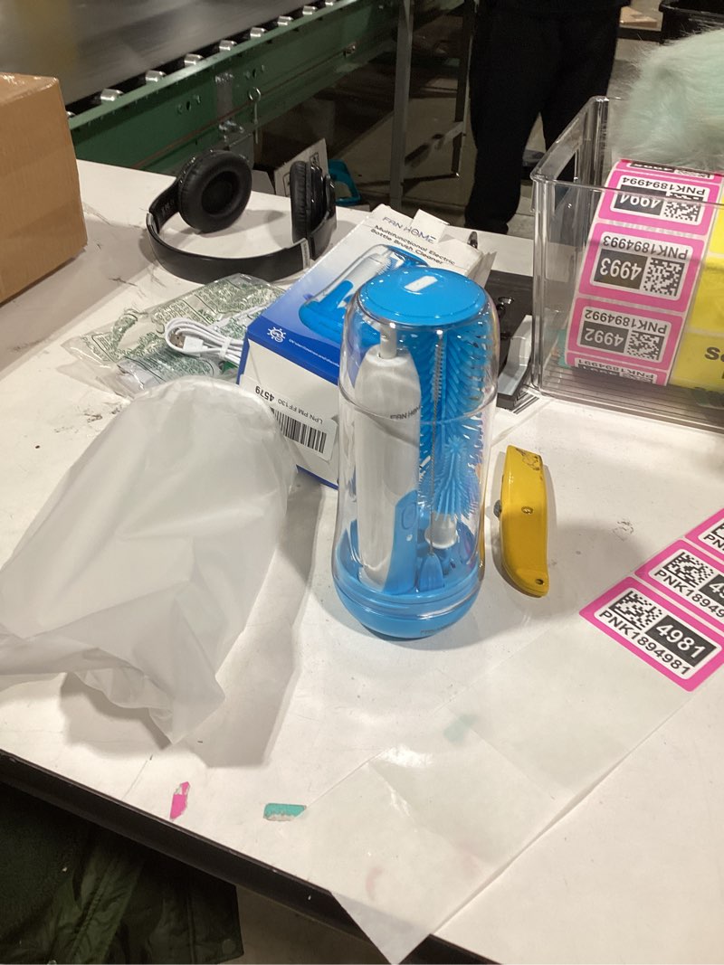 Condition photo showing Good Condition for Similar product Electric Bottle Brush Cleaner, Portable Electric Baby Bottle Brush Cleaner for Travel, Rechargable Travel Bottle Cleaner Kit with Nipple & Straw Brush, Perfect Mom Essentials After Birth Gift, Green Green Round Model for Home Use