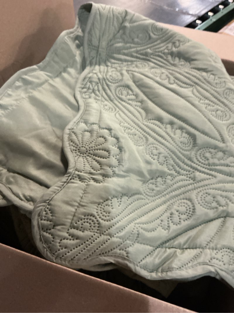 Condition photo showing Good Condition for kingnex oversized king bedspreads 128x120 ultrasonic quilted sage | extra wide coverlet for tall split king adjustable bed or cal king, 3 piece set include 1 quilt 2 king size pillowcases oversized king 128x120 inches sage