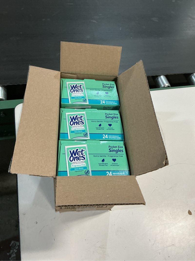 Condition photo showing Good Condition for wet ones moist wipe vitamin e and aloe, 24 per pack - 10 packs per case.